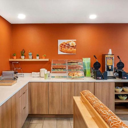 Quality Inn & Suites Cornwall Esterno foto