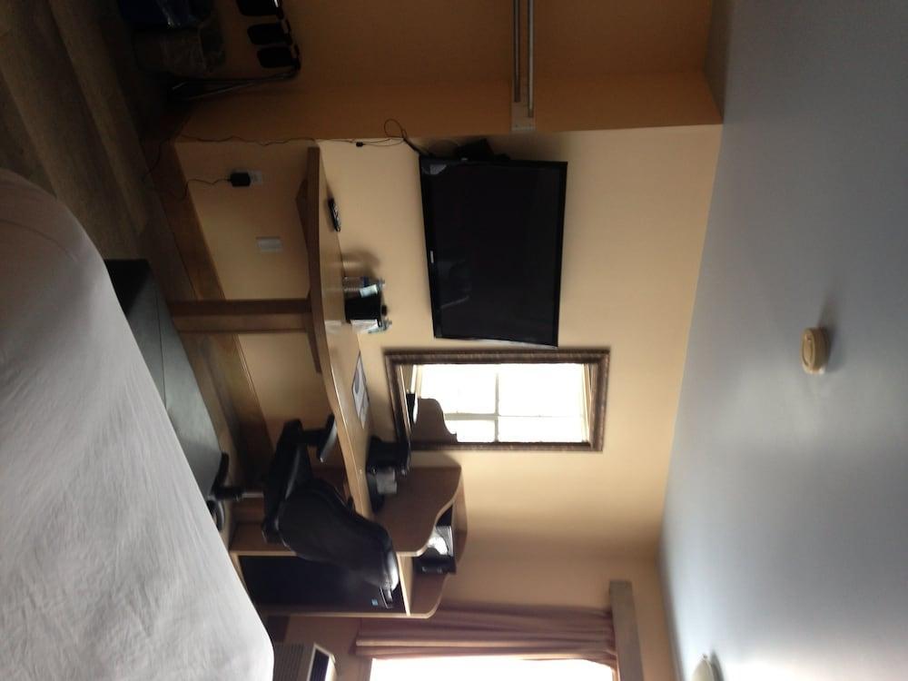 Quality Inn & Suites Cornwall Esterno foto