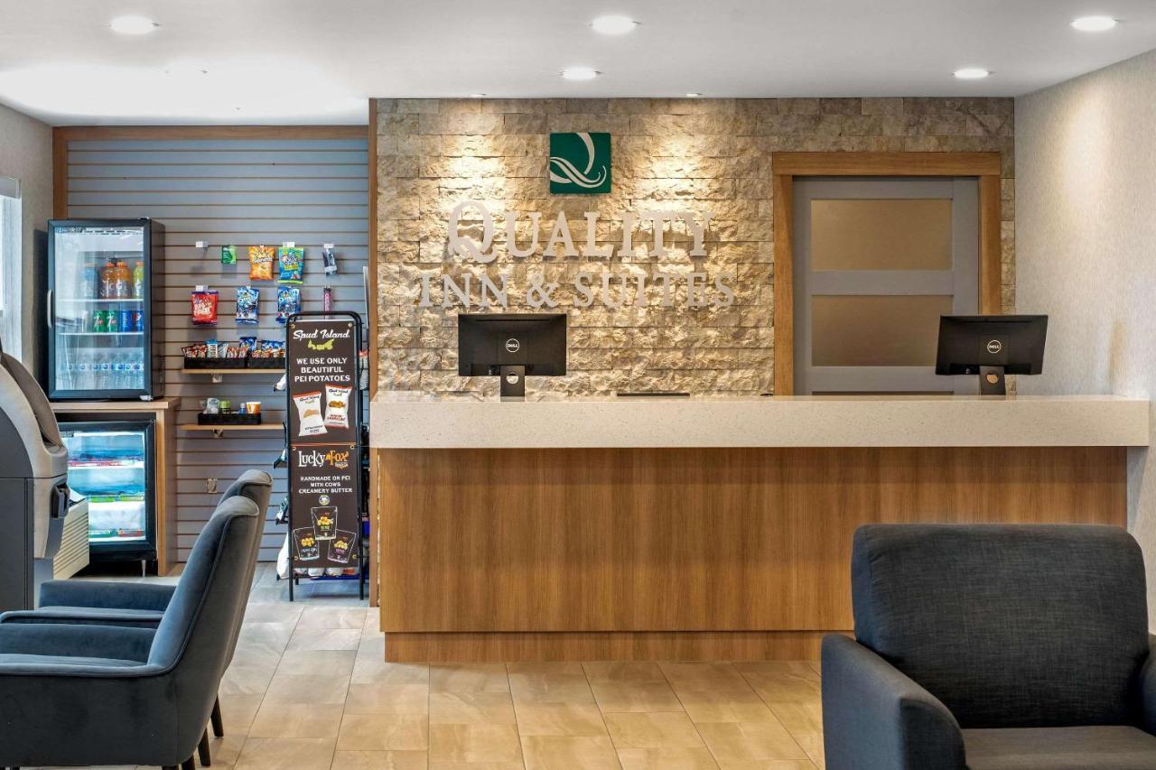 Quality Inn & Suites Cornwall Esterno foto