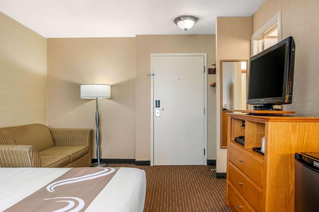 Quality Inn & Suites Cornwall Esterno foto